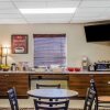 Отель Econo Lodge Amish Country, фото 26
