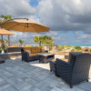 Отель Sea La Vie Beach Oceanfront Patio Pet Friendly, фото 14