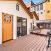 Отель Vibrant Downtown Bungalow – Walk Everywhere!, фото 26