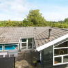 Отель 12 Person Holiday Home in Blavand, фото 31