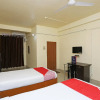 Отель OYO Flagship 41355 Shree Krishna Guest House, фото 3