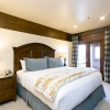 Отель Luxury Two Bedroom Corner Suite with Mountain Views 2 Apartment Hotel by RedAwning, фото 3