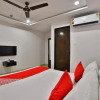 Отель Blue Trio By OYO Rooms, фото 4