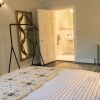 Отель 2 Bedroom Apartment in Stockbridge, фото 6