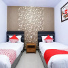 Отель Oyo 496 Eston House, фото 14
