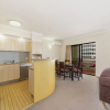 Отель Spring Hill Central Apartments, фото 5