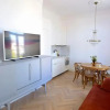 Отель Lovely 2-bedroom apartment with free parking, фото 5