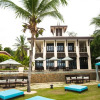 Отель Impressively Designed 3rd-floor Space Overlooking Pool in Coco в Ко́ко