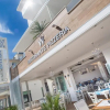 Отель White Suite & Apartments, фото 1