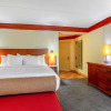 Отель La Quinta Inn & Suites Raleigh Crabtree, фото 3