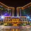 Отель New Century Grand Hotel Xinxiang, фото 1