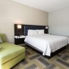Отель Hampton Inn & Suites Syracuse North Airport Area, фото 25