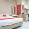 Отель Residences by RedDoorz Syariah near Tebet Timur Dalam - Minimum Stay 7 Days, фото 7