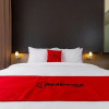 Отель RedDoorz Plus near Perbanas, фото 18