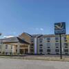Отель Quality Inn & Suites, фото 1