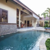 Отель PB - Villa 3 - 3BR · 3-BR Private Pool Villa Walk to Seminyak Beach, фото 15