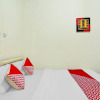 Отель OYO 90222 Lafa Park Syariah, фото 23