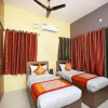 Отель Oyo 11910 Near Kamaraj Avenue, фото 13