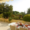 Отель Vacation apartment with large private terrace and community pool, Cannes, фото 8