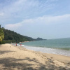 Отель OYO HOME 90700 Teluk Batik Holiday Apartment, фото 16