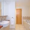 Отель Deluxe and Secure Apartment Close to Aberdeen City Centre, фото 10