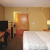 Отель La Quinta Inn & Suites by Wyndham Sarasota Downtown, фото 5