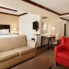 Отель Spring Lake Inn & Suites - Fayetteville, фото 3