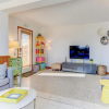 Отель Sunshine House, 3 Bedrooms, Sleeps 8, Ocean Front, Pet Friendly, WiFi, фото 11