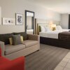 Отель Country Inn & Suites by Radisson, Decorah, IA в Декоре