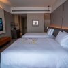Отель DoubleTree by Hilton Xian Fengdong, фото 25