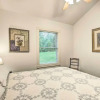 Отель Couple's Haven in Frankfort by Lake, Trails & Dtwn, фото 7