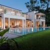 Отель Villa Tamarindo is a Luxury 4 Bedroom Property in Holetown, St James в Хоултауне