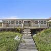 Отель Coastal Charm, 2 Bedrooms, Ocean Front, Sleeps 6, фото 1