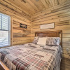 Отель Modern Cabin w/ Fire Pit < 3 Mi to Trails!, фото 9
