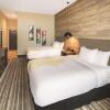 Отель La Quinta Inn & Suites by Wyndham Atlanta South - McDonough в Локаст-Гроуве