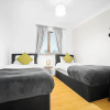 Отель Cosy 2 bed Apt With Free Parking by Oldbury, фото 2