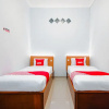 Отель OYO Living 2217 Permana Guesthouse Syariah, фото 15