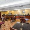 Отель Comfort Suites Forsyth near I-75, фото 39