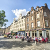 Отель Charming Grassmarket Apartment with Castle View, фото 3