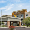 Отель La Quinta Inn & Suites by Wyndham Evansville, фото 1