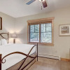 Отель Ski-in 2br  W/luxe Decor Steps To Winter Activities 2 Bedroom Townhouse by RedAwning, фото 3