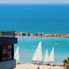 Отель Bright and Charming 1BR Apt Near Shore, фото 16