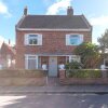 Отель Stunning 4 bed with hot tub - walking distance to Cromer beach and town, фото 1