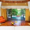 Отель Ntwala Island Lodge в Чобе