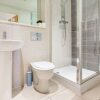 Отель Chic Apartment in Manchester Near Old Trafford, фото 16