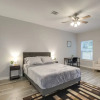 Отель Gated Houston Home w/ Large Yard: 4 Mi to Downtown, фото 3