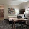 Отель La Quinta Inn & Suites by Wyndham-Red Oak TX IH-35E, фото 10