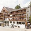 Отель Hirschen Guesthouse - Village Hotel, фото 1
