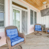 Отель Breezy Kure Beach Home - Walk to Pier & Ocean!, фото 13