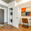 Отель Stunning New 1BR Suite Trendy Queen West, фото 2